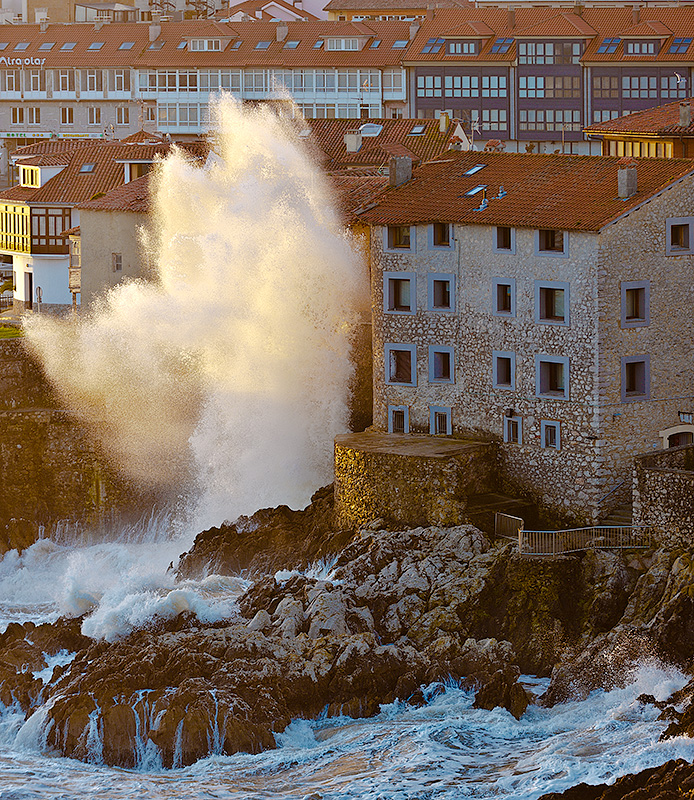 Temporal en la villa de Llanes. Asturias.