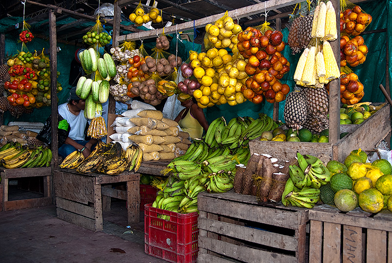 Mercado de frutas y verduras de Leticia. Colombia.