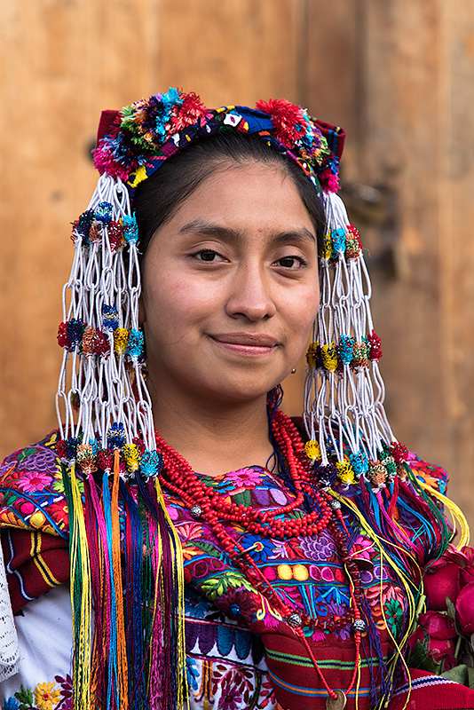 Retrato de mujer en la ciudad de Antigua. En Guatemala.