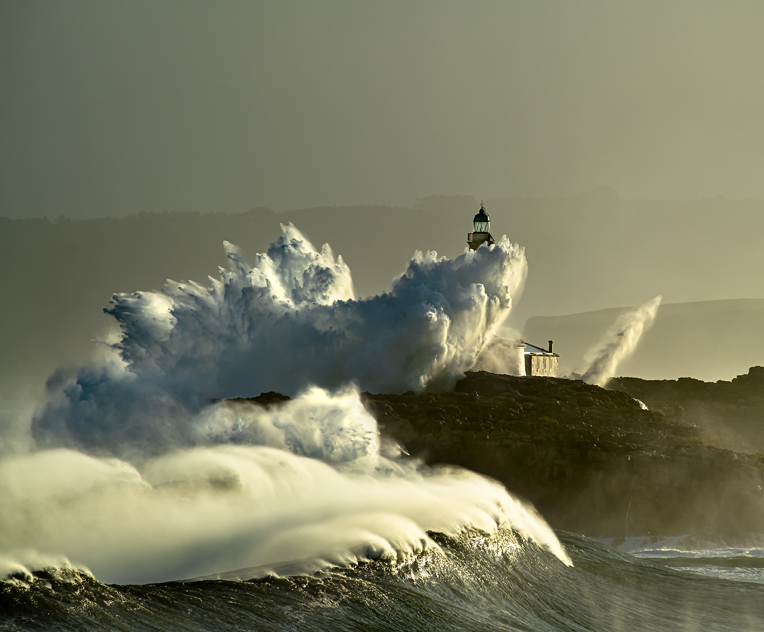 Temporal faro isla de Mouro